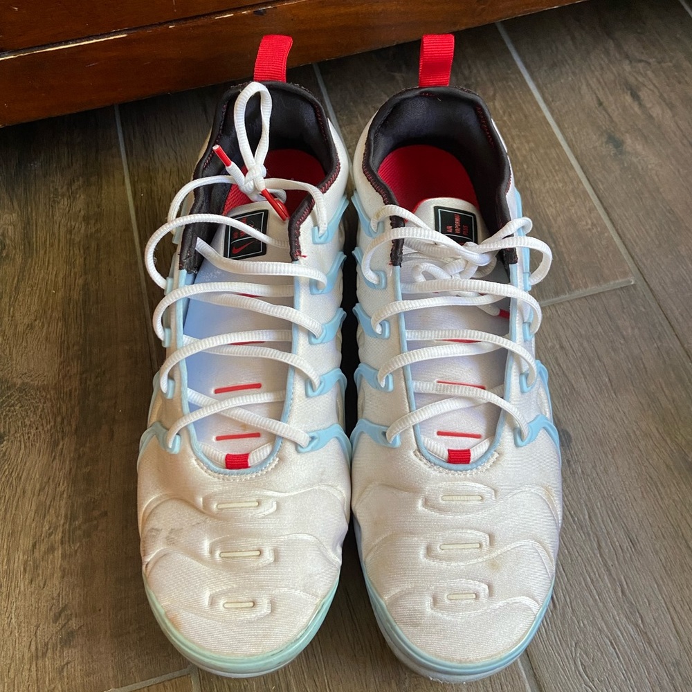 Nike Vapor maxes.